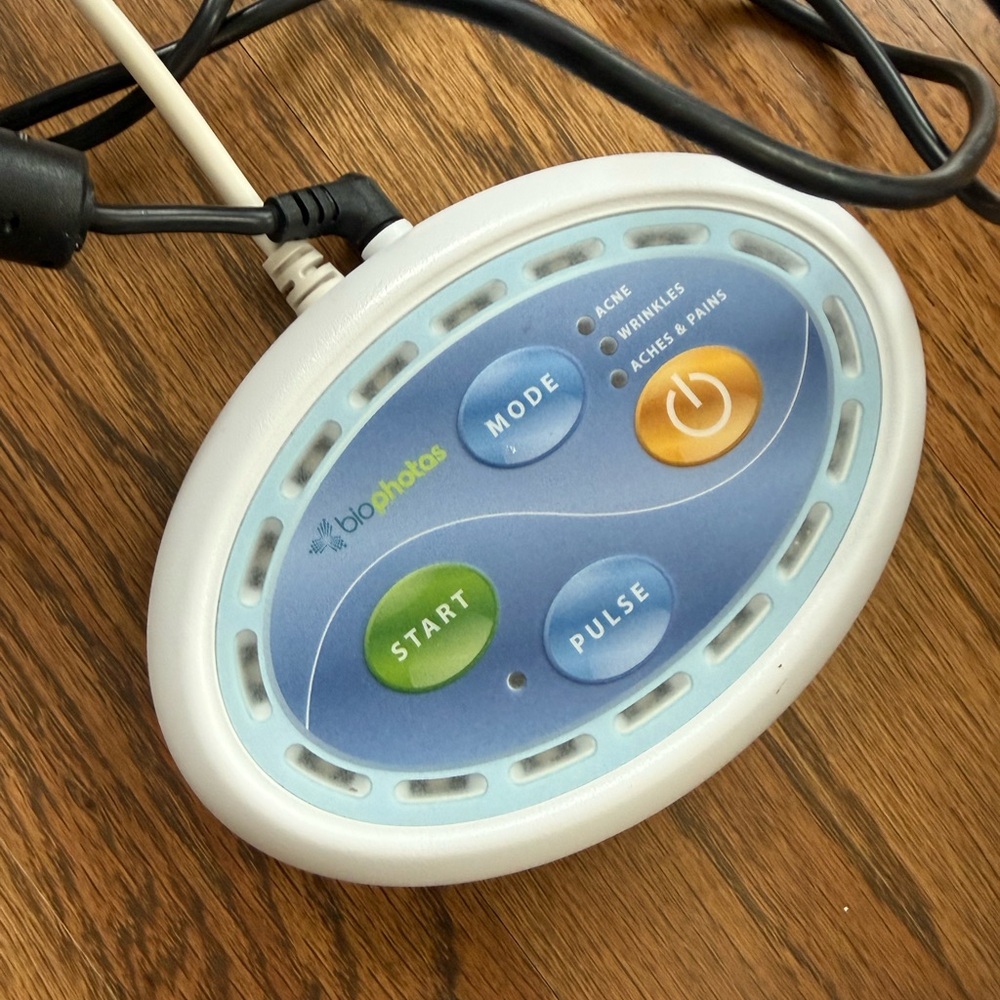 Celluma Pro LED Light Therapy Device - Picture 3 of 9